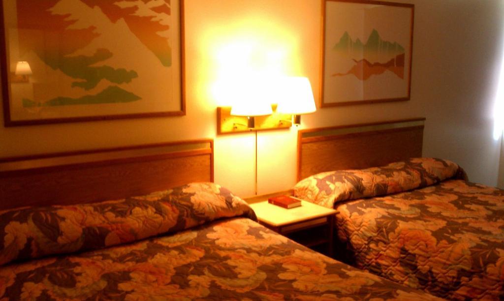 Colorado River Value Inn Bullhead City Room photo